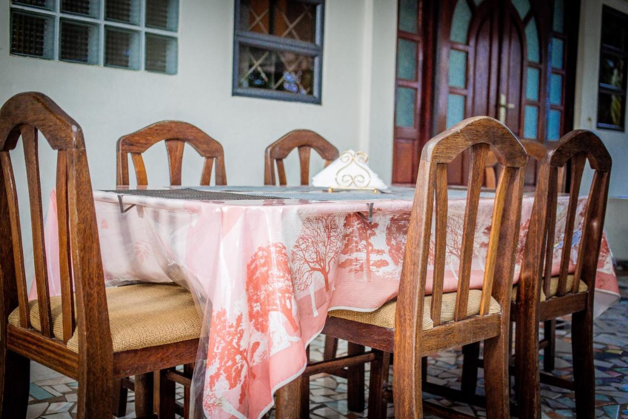 Sonja'S Guesthouse Zanderij エクステリア 写真