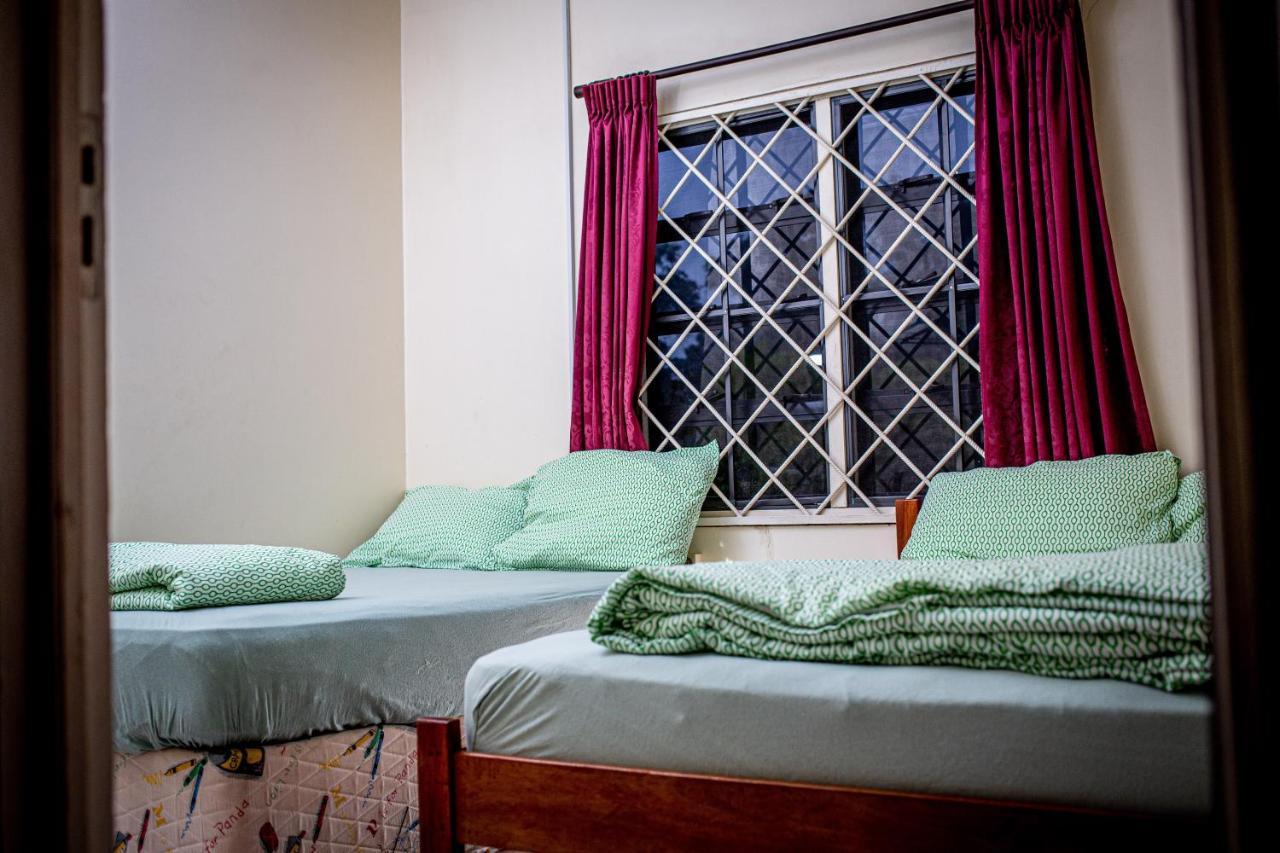 Sonja'S Guesthouse Zanderij エクステリア 写真
