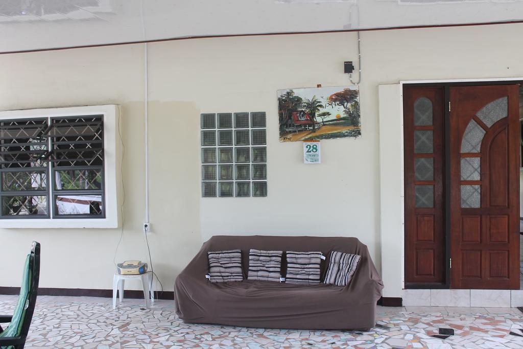 Sonja'S Guesthouse Zanderij エクステリア 写真